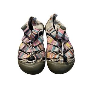 Girls keen sandals